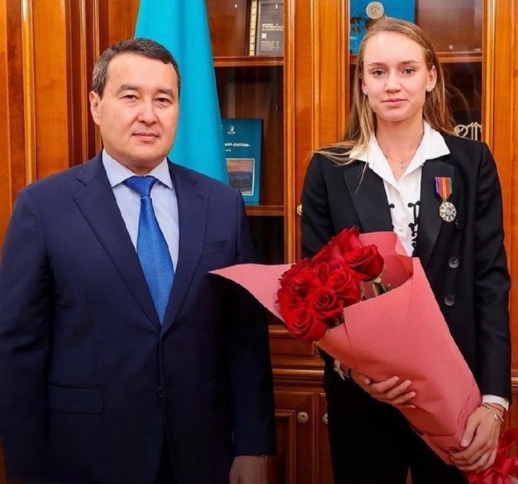 一直保持高 一直保持高